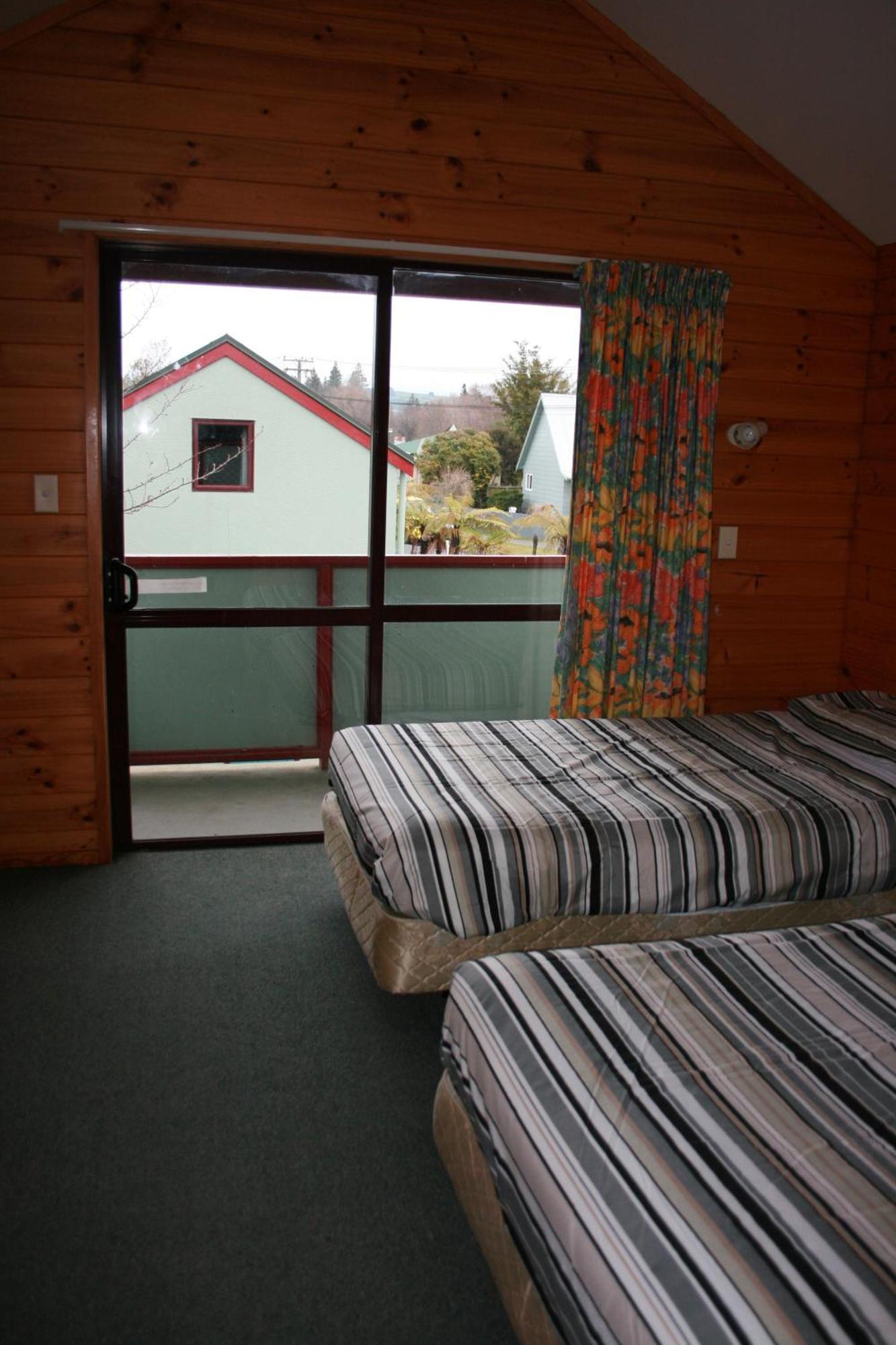 Smoke Lake Hot Springs Lodge & Camp Rotorua Quarto foto