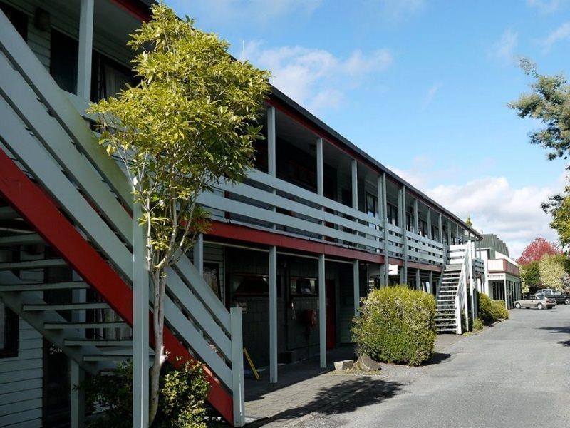 Smoke Lake Hot Springs Lodge & Camp Rotorua Exterior foto