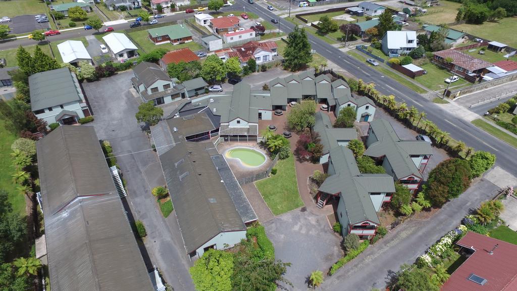 Smoke Lake Hot Springs Lodge & Camp Rotorua Exterior foto