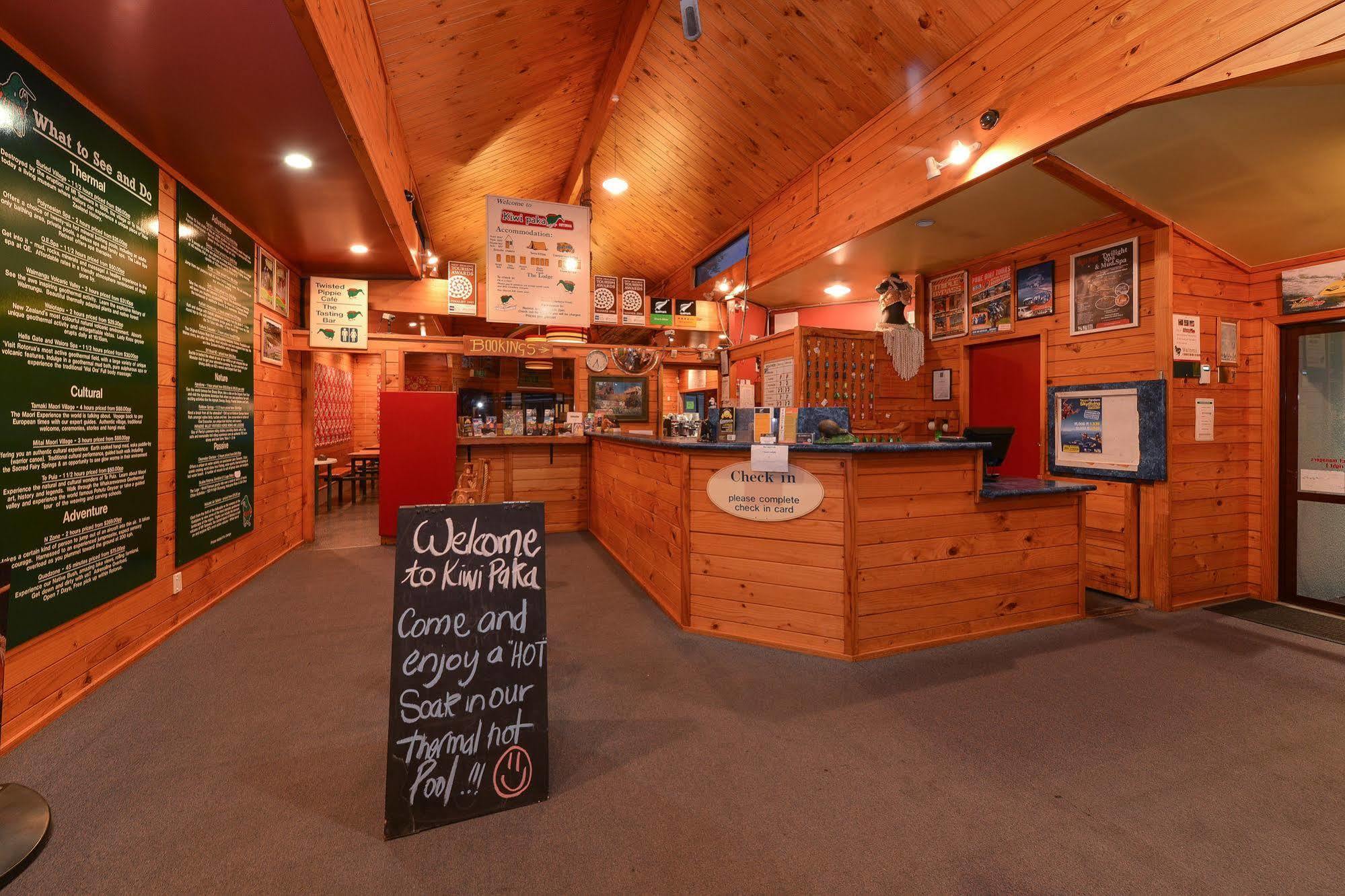 Smoke Lake Hot Springs Lodge & Camp Rotorua Exterior foto