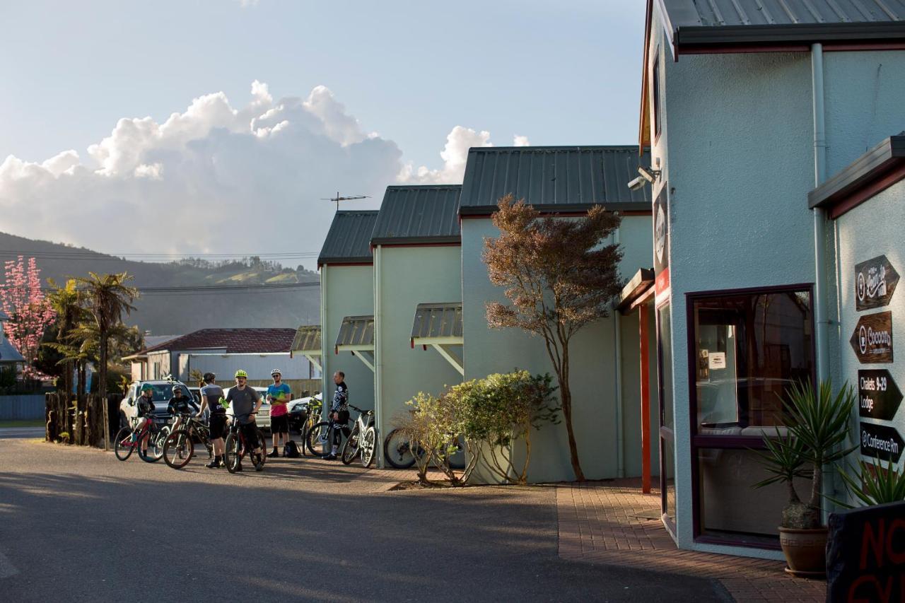 Smoke Lake Hot Springs Lodge & Camp Rotorua Exterior foto